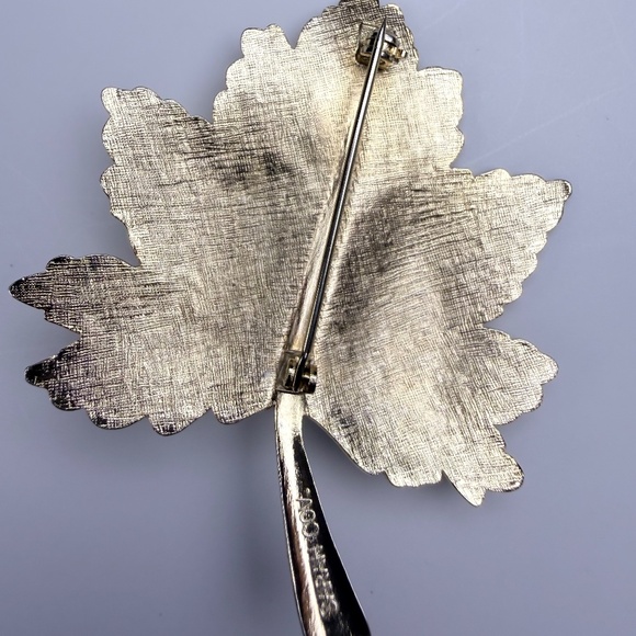 Sarah Coventry Maple Leaf Brooch - Picture 6 of 11